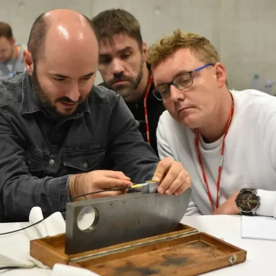 NDT trainer demonstrating UT to participants